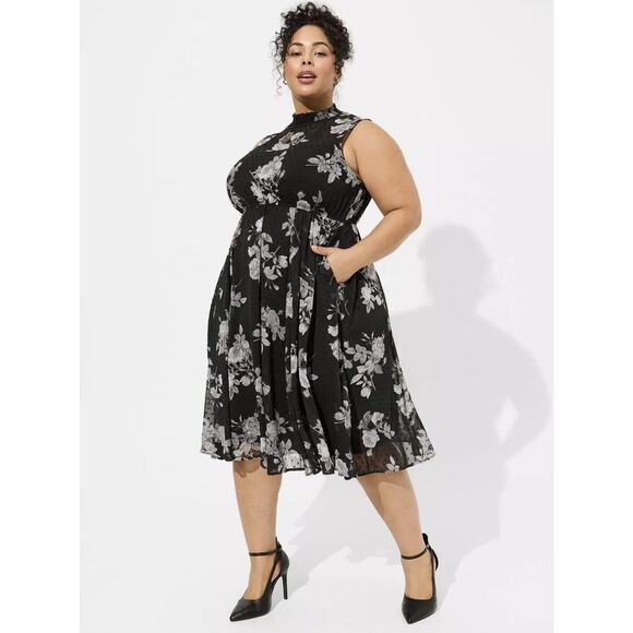 NWT Torrid Dress Womens Size 4X Black Botanical Midi Clip Dot Mock Neck $79 NEW - Picture 1 of 15